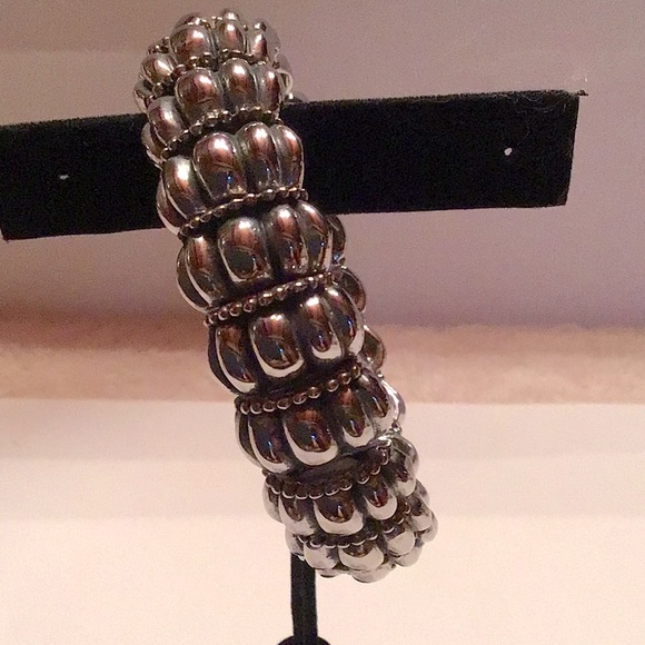 New Cuff Bracelet,gunmetal gray w/ gold tone bead accents 3/4”W & 8 1/2”around - Picture 4 of 5